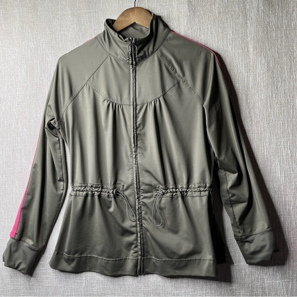 Old navy green camo active jacket for any activity .